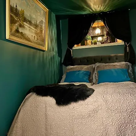 Your Own Cosy Duplex In Heart Of Apartment